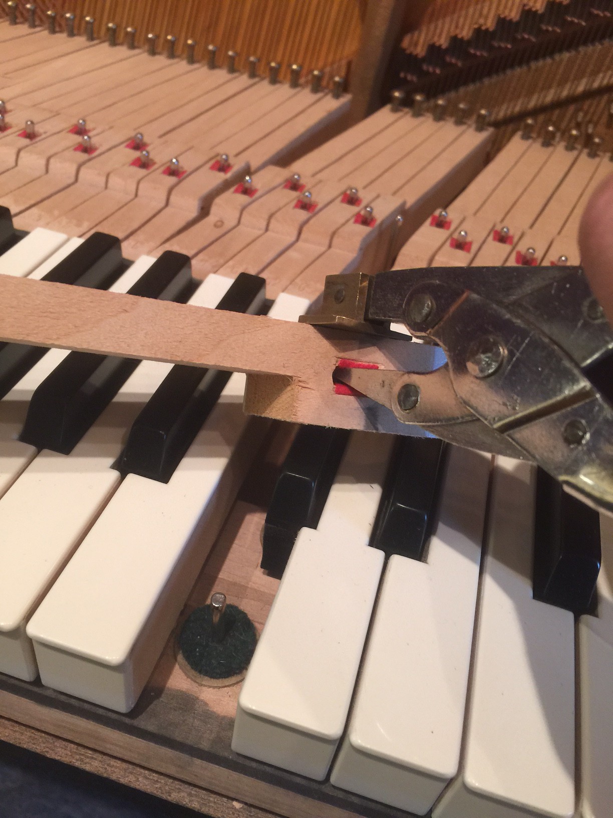 How To Tune A Piano Key