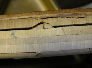 A severely cracked pinblock